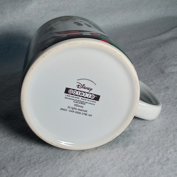 Mickey Mouse christmas mug - Picture 3 of 4